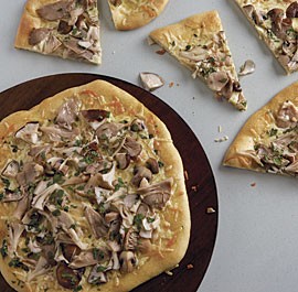 Pickled mushroom and Gruyère pizza