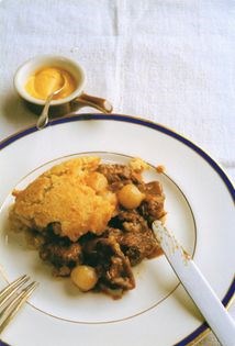 Pickled onion, steak & ale pudding