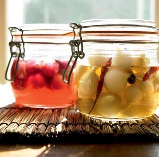 Pickled pearl onions (Yangpa jangachi)