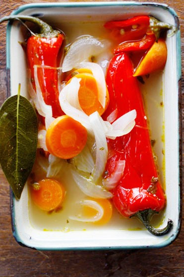 Pickled peppers (Chiles curtidos)