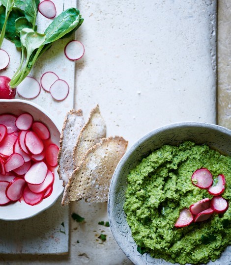 Pickled radishes with pea and broad bean houmous and knäckebröd