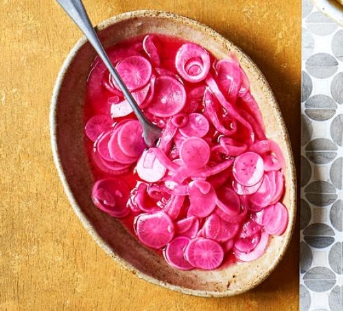 Pickled red onion & radish