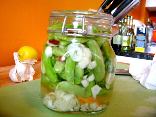 Pickled sugar snap peas