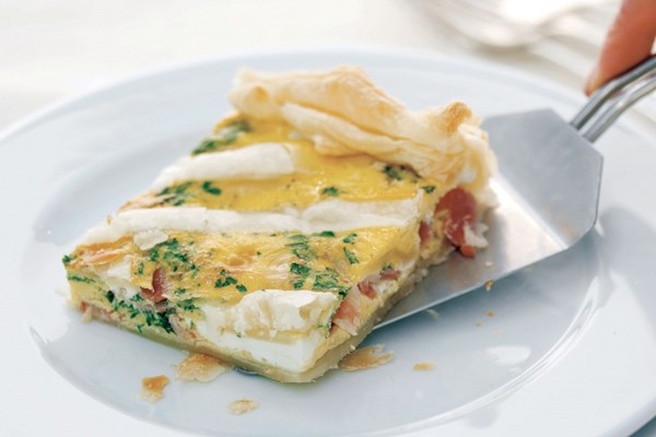 Picnic bacon and egg pie