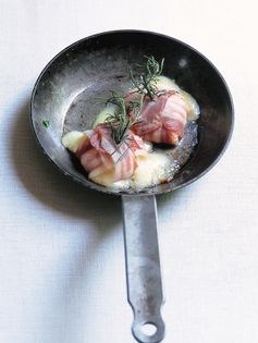 Picodon cheeses roasted with bacon (Picodon rôti au lard)