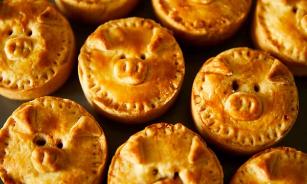Pig-themed vegetarian mini-pies