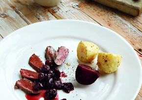 Pigeon breast with Morello cherry sauce