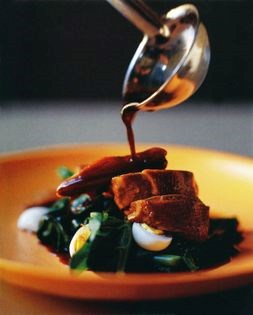 Pigeons braised in soy sauce