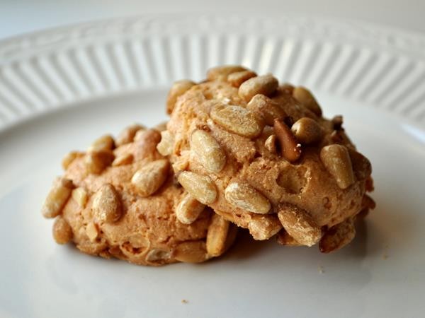 Pignoli cookies