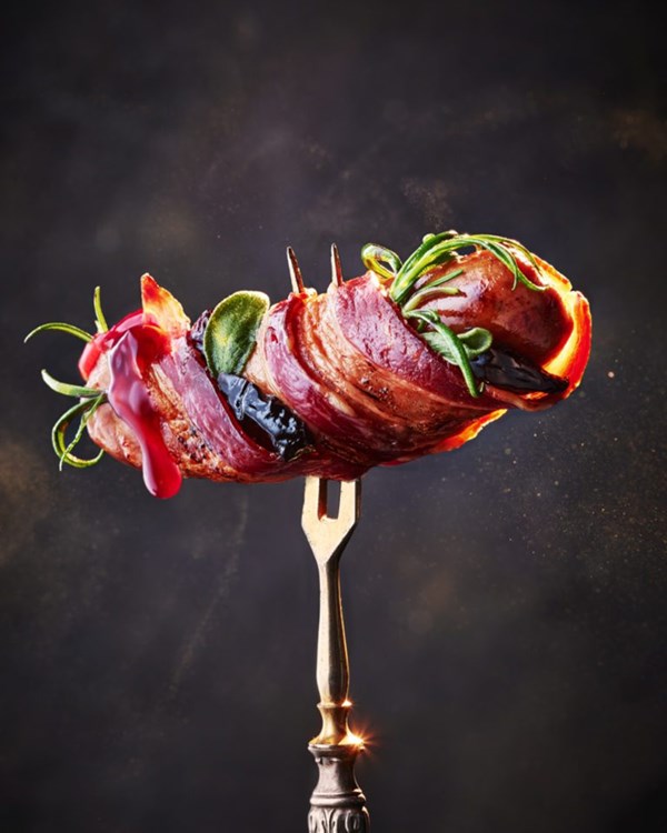 Pigs and devils in blankets
