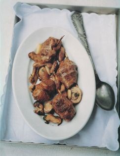 Pig's liver Cortona-style with mushrooms (Fegatelli alla Cortonese con funghi)