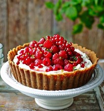 Pile-it-high raspberry and redcurrant cheesecake tart