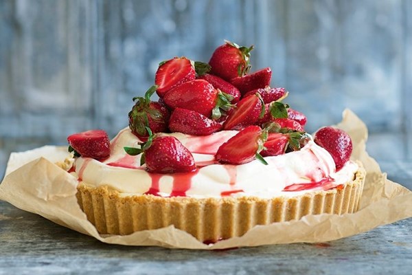 Pile-it-high strawberry ice cream pie