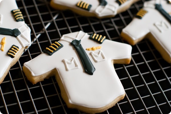 Pilot shirt cookies