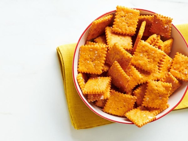 Pimento cheese crackers 