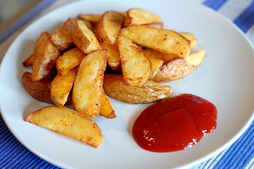 Pimentón potato wedges