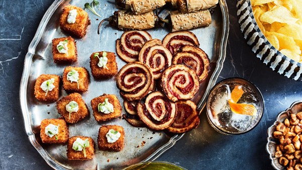 Pimiento-cornmeal croquettes