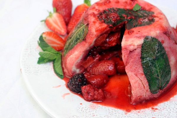 Pimm's strawberry and mint summer pudding