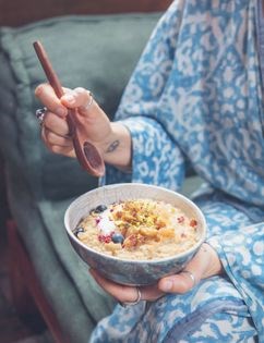 Pimped up porridge with stewed apples