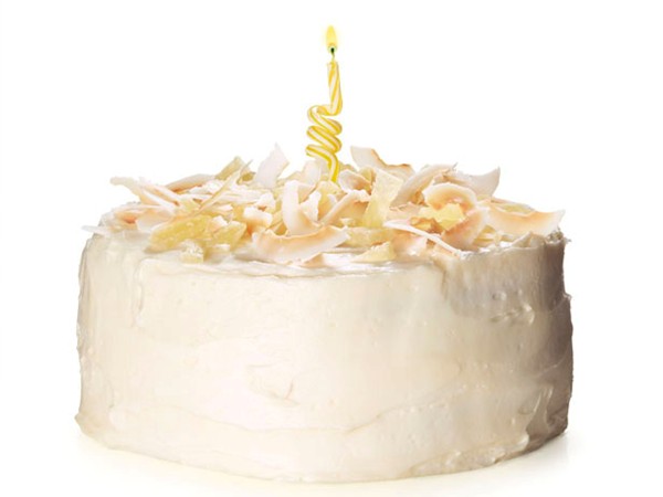 Piña colada cake