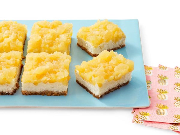 Piña colada cheesecake bars