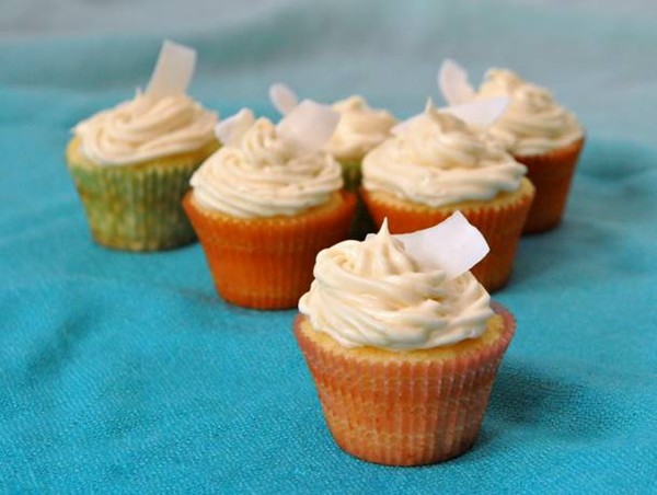 Pina colada cupcakes 