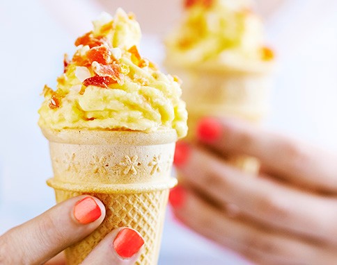 Pina colada fro-yo