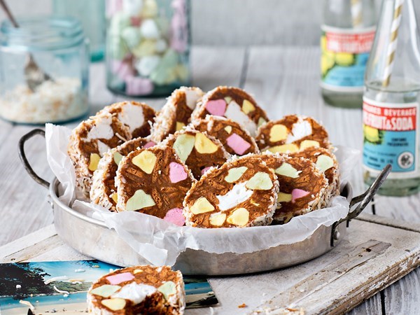 Piña colada lolly cake