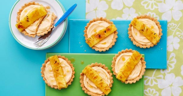 Piña colada tarts