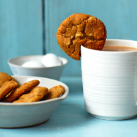 Pine nut and sesame seed dunkers 