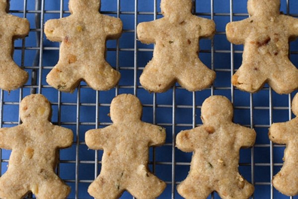 Pine nut rosemary shortbread