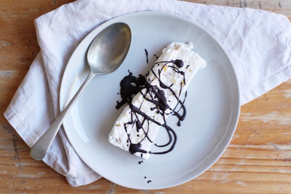 Pine nut semifreddo with chocolate sauce (Mattonella)