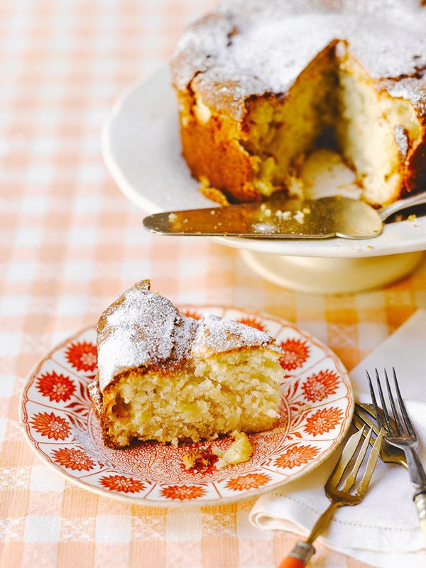 Pineapple & coconut cake