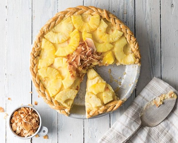 Pineapple & coconut pie [toasted coconut pastry cream]