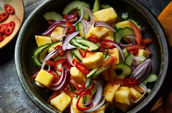 Pineapple & cucumber pickled relish (Jelatah nenas timun)