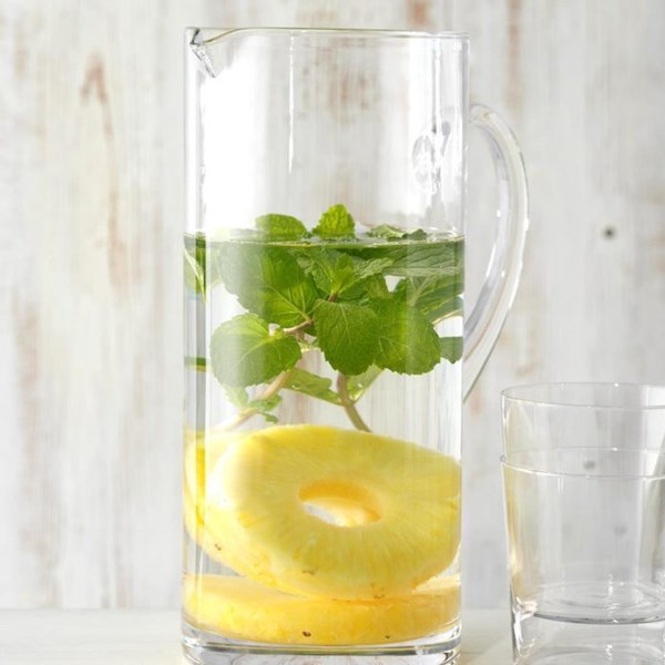 Pineapple & mint infused water