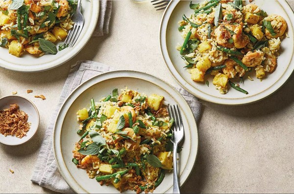 Pineapple & prawn rice