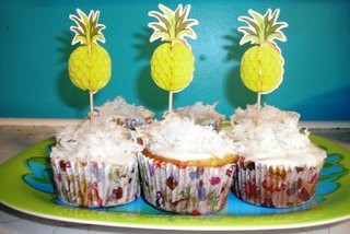 Pineapple cupcakes