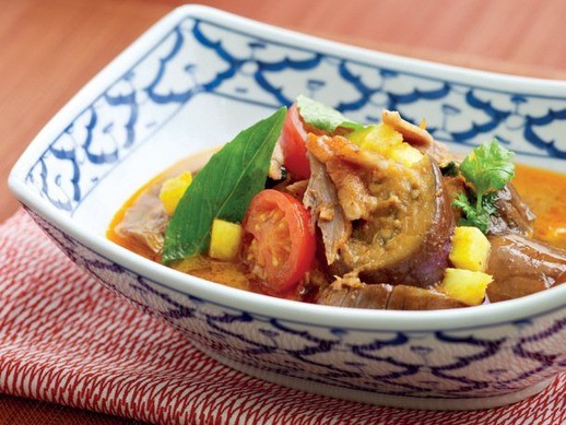 Pineapple duck curry