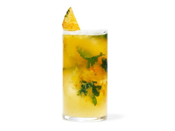 Pineapple-ginger mojito
