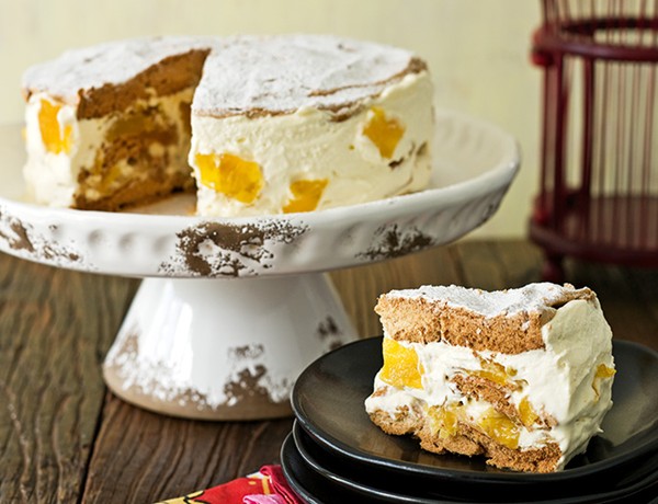 Pineapple glacé ginger gateau