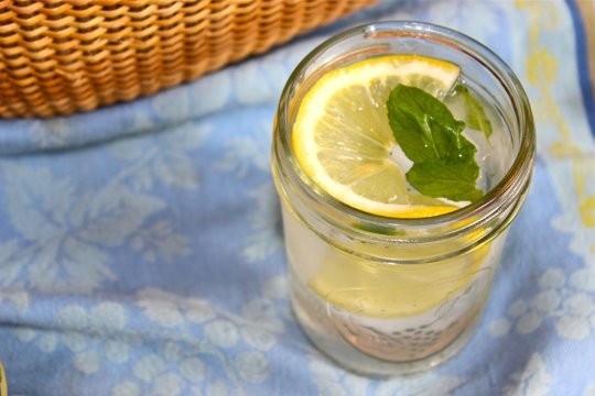 Pineapple honey bee cocktail