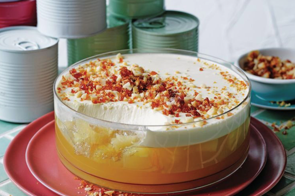 Pineapple jelly with vanilla yoghurt cream 