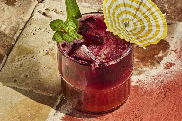 Pineapple-Lambrusco spritz [Sam Ross & Michael McIlroy]