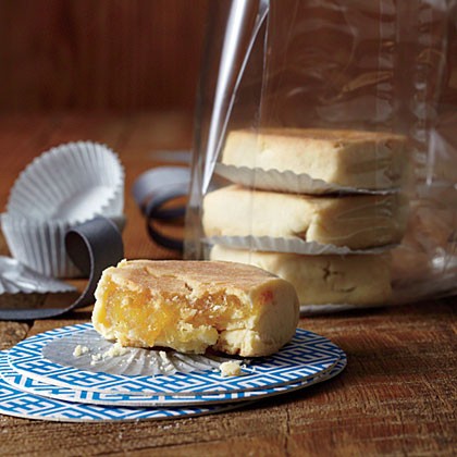 Pineapple shortbread cakes