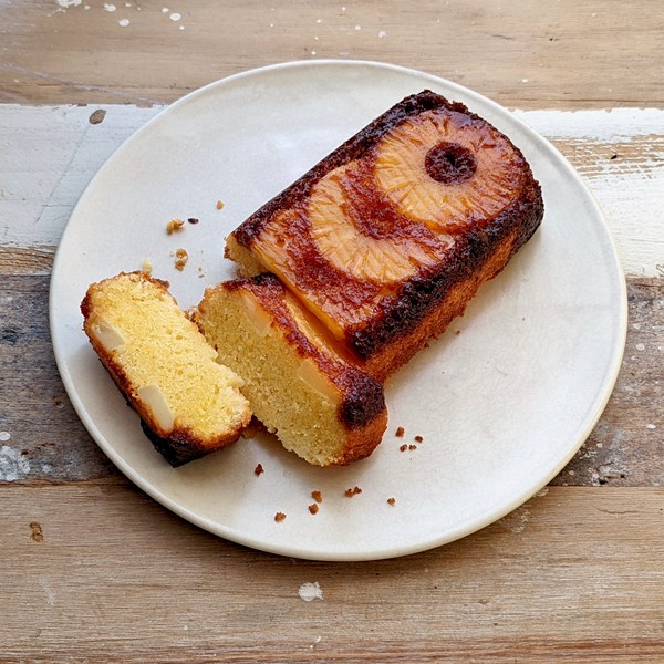 Pineapple upside-down cake (Bolo de ananás)