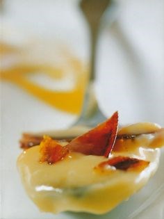 Pineapple with spiced bread