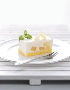 Pineapple yoghurt cheesecake