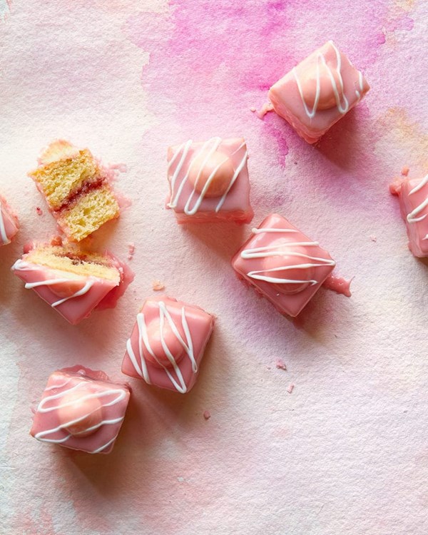 Pink fondant fancies