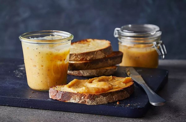 Pink grapefruit & cardamom curd
